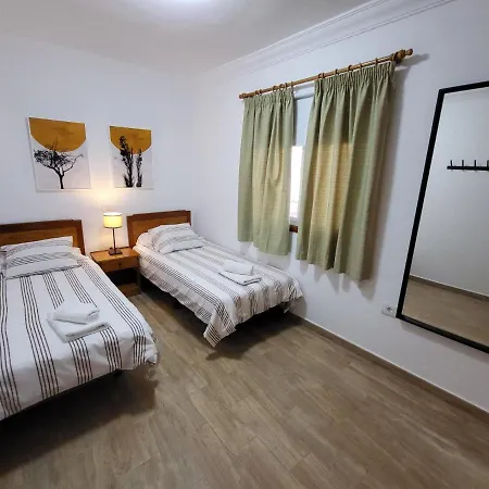 Coral 4 - 1 Bed Apt With Balcony In Abrigos Apartment Los Abrigos